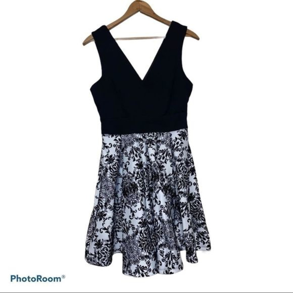 Haute Monde B&W  floral velvet skater Dress‎
